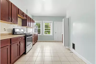 31-33 Lothrop St, Boston, MA 02135 - Photo 4