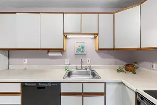 6 Apricot St, Worcester, MA 01603 - Photo 8