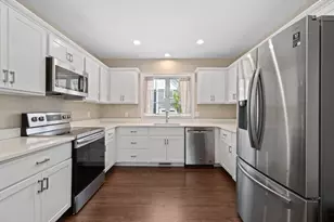 32 Drum Dr, Plymouth, MA 02360 - Photo 2