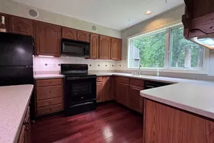 304 Fairway Village, Northampton, MA 01053 - Photo 4