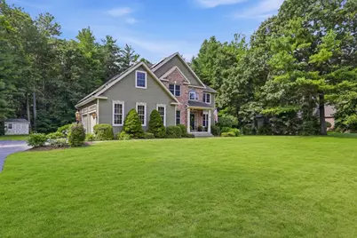 8 Lexington Circle, Southwick, MA 01077 - Photo 4