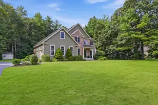 8 Lexington Cir, Southwick, MA 01077 - Photo 4