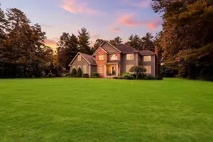 8 Lexington Cir, Southwick, MA 01077 - Photo 2