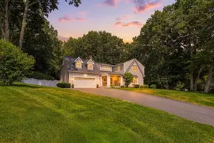 51 Mohawk Dr, Longmeadow, MA 01106 - Photo 1