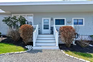 16 Warwick Rd, Gloucester, MA 01930 - Photo 2
