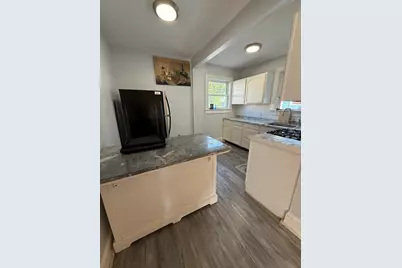 54 Sycamore St #2, New Bedford, MA 02740 - Photo 2