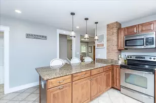 27 Chestnut St, Danvers, MA 01923 - Photo 10