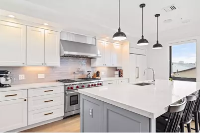 377 W 1st St #3, Boston, MA 02127 - Photo 4