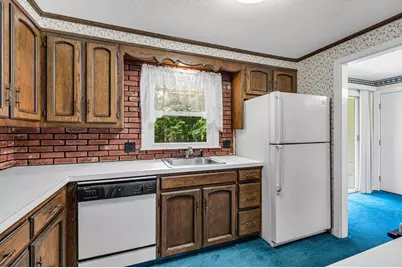 195 Woodbridge St, South Hadley, MA 01075 - Photo 16