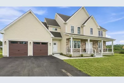 1 A Farmer Cir, East Longmeadow, MA 01028 - Photo 2