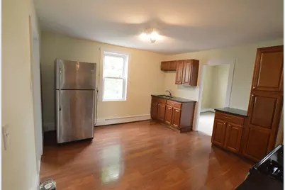 25 Sherman St #2, Peabody, MA 01960 - Photo 2