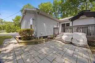 418 Webster St, Hanover, MA 02339 - Photo 8