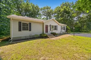 418 Webster St, Hanover, MA 02339 - Photo 4