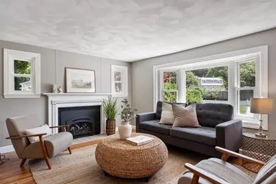 7 Curve Street, Bedford, MA 01730 - Photo 2