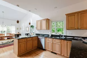 14 Hathaway Pond Cir, Rochester, MA 02770 - Photo 8