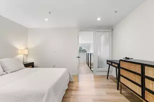 1 Earhart St, Cambridge, MA 02141 - Photo 16