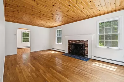 26 Foster Street, Mattapoisett, MA 02739 - Photo 10
