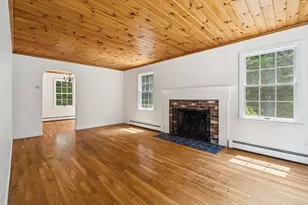 26 Foster St, Mattapoisett, MA 02739 - Photo 10