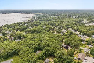 26 Foster St, Mattapoisett, MA 02739 - Photo 24