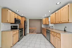 41 Samoset Rd, Peabody, MA 01960 - Photo 8