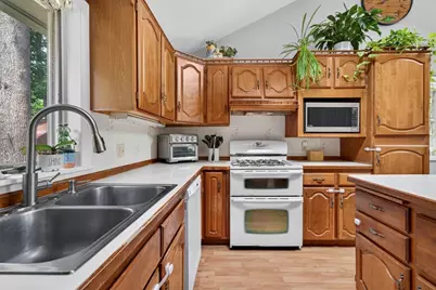 18 Princess Ave, Chelmsford, MA 01863 - Photo 12