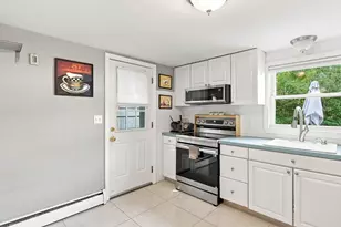 28 Preston St, Malden, MA 02148 - Photo 2