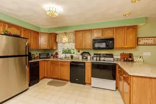 26 Cushing Ln, Lunenburg, MA 01462 - Photo 2