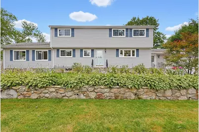 32 Falcon St, Worcester, MA 01603 - Photo 1