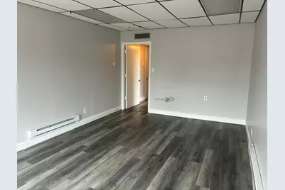 536 Lincoln St, Worcester, MA 01605 - Photo 2