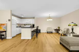 11 Church St, Salem, MA 01970 - Photo 4