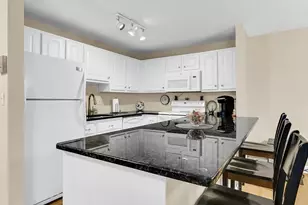 11 Church St, Salem, MA 01970 - Photo 8