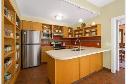 31 Wesley St, Newton, MA 02458 - Photo 8