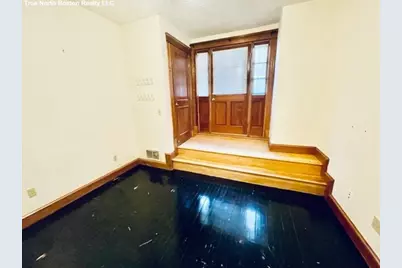 300 North St #1, Boston, MA 02113 - Photo 8