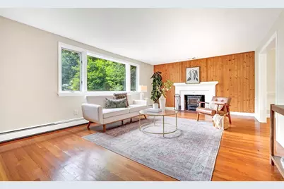 10 Glenridge Dr, Bedford, MA 01730 - Photo 2