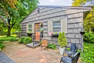 56 Santa Maria St, Springfield, MA 01104 - Photo 2