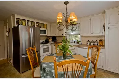 56 Santa Maria St, Springfield, MA 01104 - Photo 4