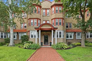 585 Franklin St, Melrose, MA 02176 - Photo 2