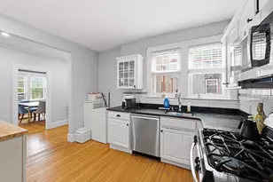 585 Franklin St, Melrose, MA 02176 - Photo 16