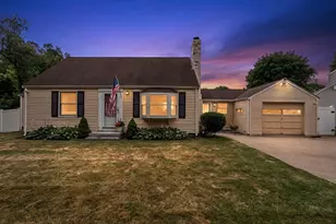 25 Wilson St, Beverly, MA 01915 - Photo 2