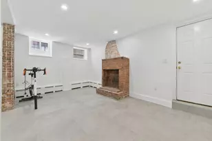 89 Revere St, Boston, MA 02114 - Photo 28