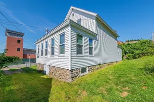 10 Snow St, Southbridge, MA 01550 - Photo 24