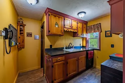 10 Snow St, Southbridge, MA 01550 - Photo 6