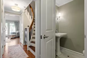 11 Oak St, Wellesley, MA 02482 - Photo 4