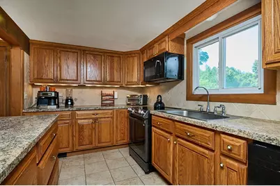 666 Montgomery Rd, Westfield, MA 01085 - Photo 8