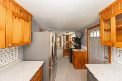 2 Hyatt Street, Worcester, MA 01603 - Photo 8