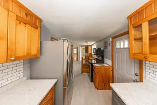 2 Hyatt St, Worcester, MA 01603 - Photo 8