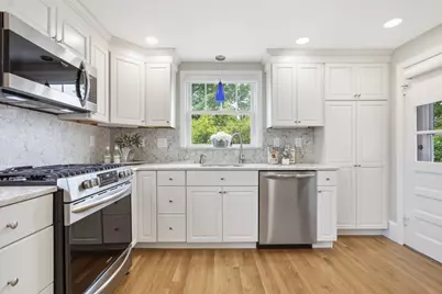 29 Park St, Melrose, MA 02176 - Photo 12