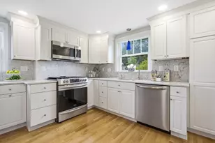 29 Park St, Melrose, MA 02176 - Photo 10