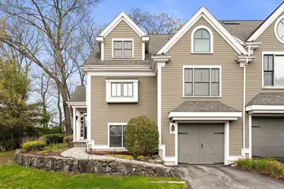 127 Johnson Woods Dr #127, Reading, MA 01867 - Photo 2