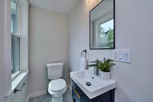 17 Macarthur St, Somerville, MA 02143 - Photo 12